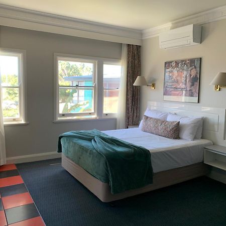 Moruya Monarch Hotel Buitenkant foto