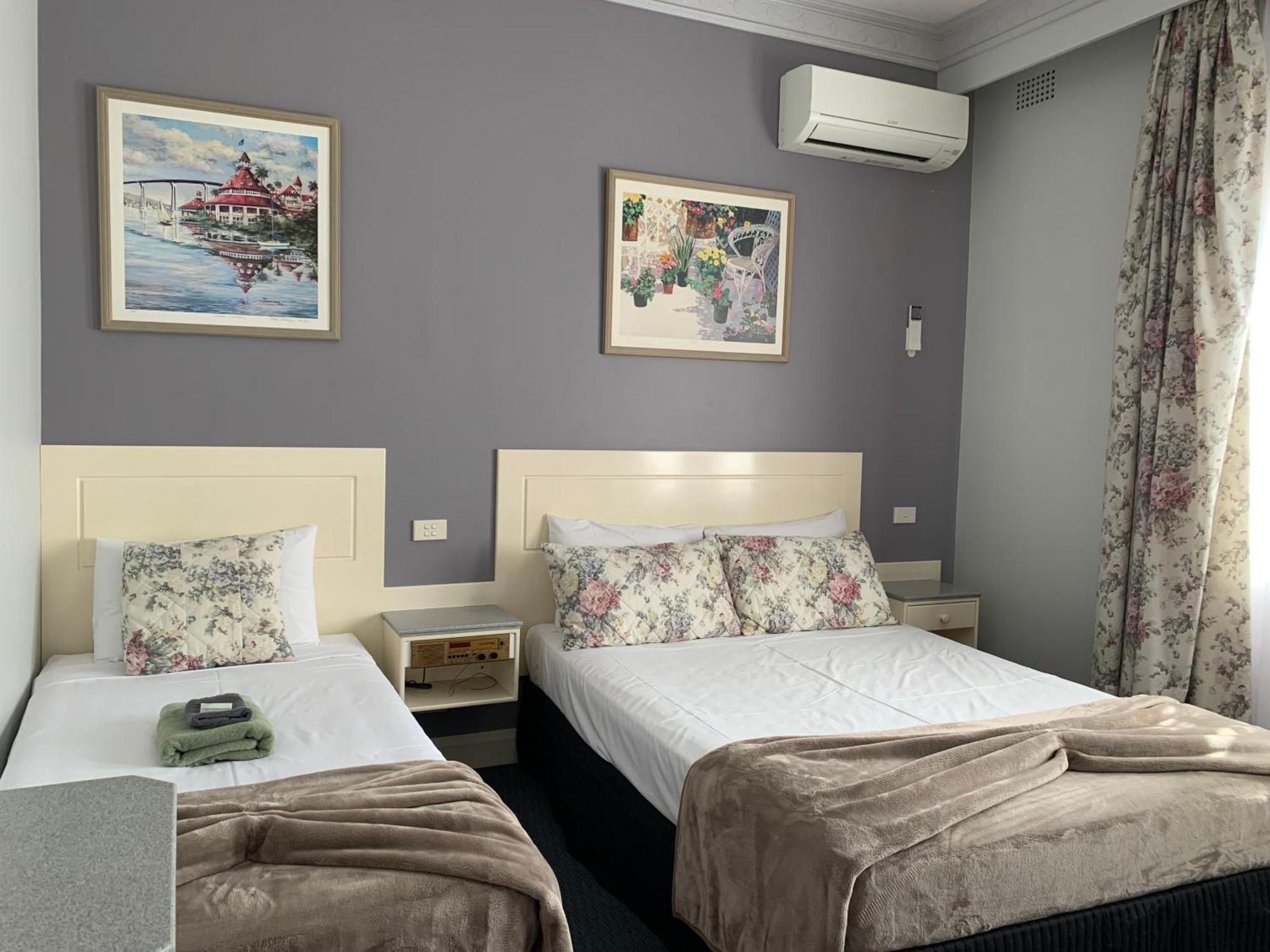 Moruya Monarch Hotel Buitenkant foto