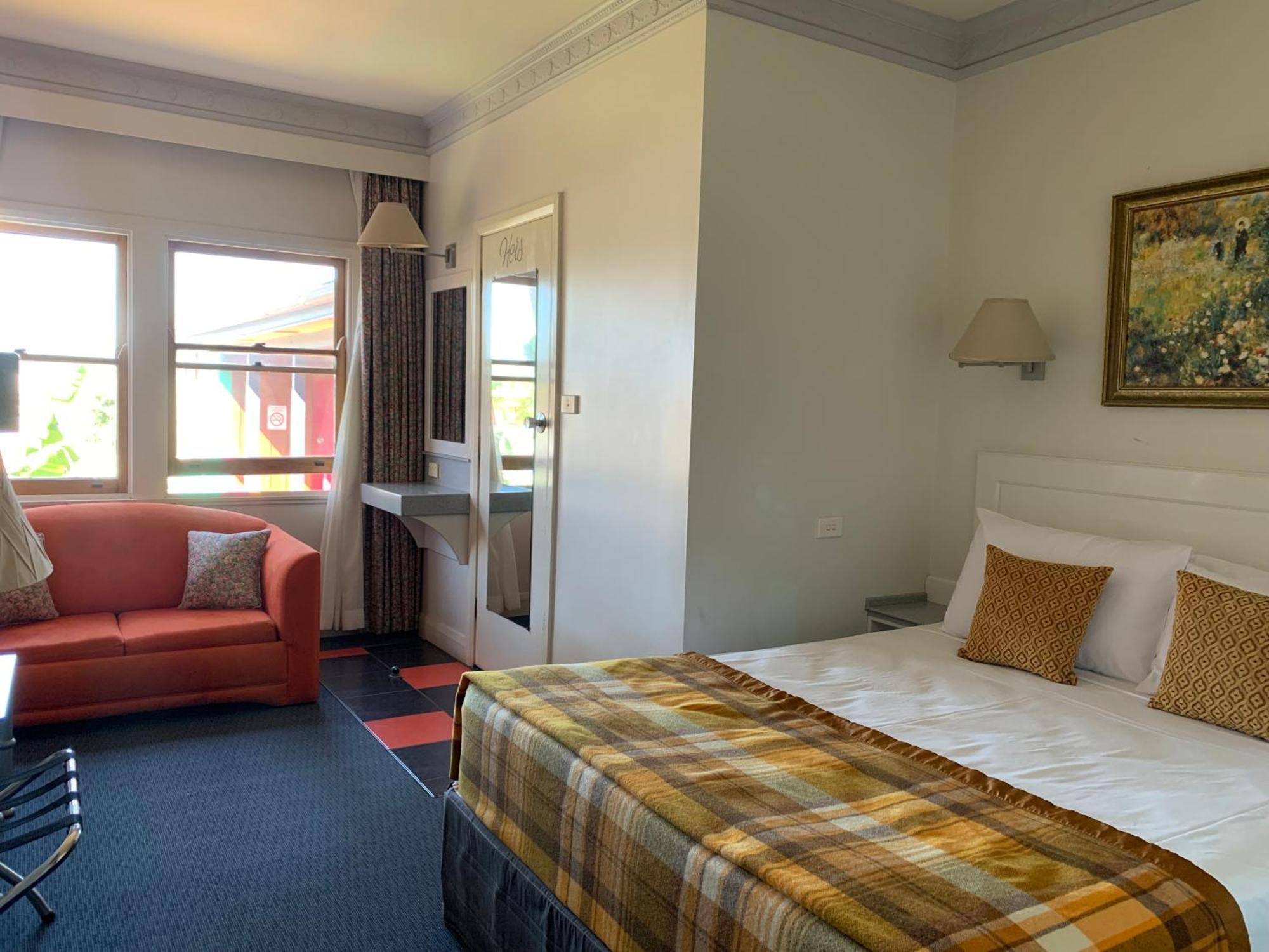 Moruya Monarch Hotel Buitenkant foto