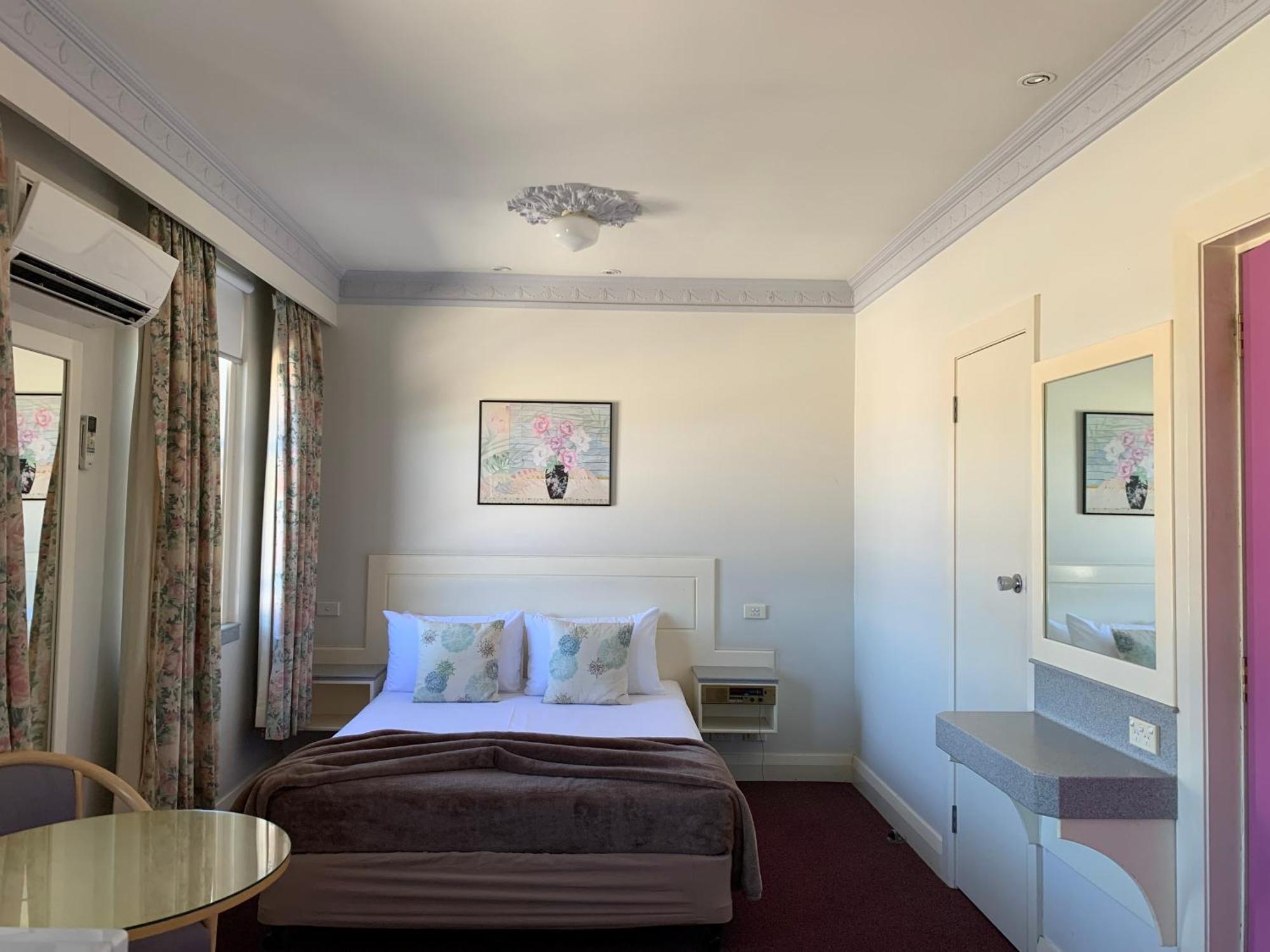 Moruya Monarch Hotel Buitenkant foto
